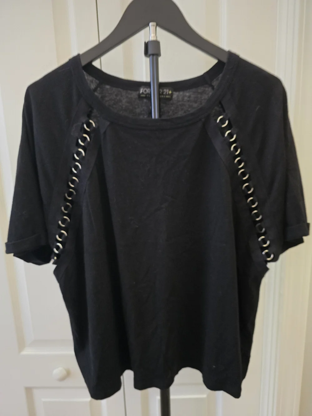 Forever 21 Black Short Sleeve Top with Grommet Trim - Picture 1 of 3